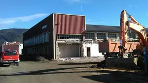 Un trabajador resulta herido grave tras ser aplastado por la pala de una excavadora en Aoiz