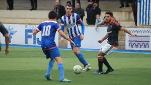 Las mejores imágenes: el Izarra y el filial del Celta firman tablas en un disputado duelo en Merkatondoa