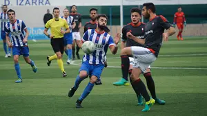 El Izarra da por cerrada su plantilla en Segunda B con la incorporación del delantero del Iruña Manu Calvo
