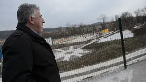 Las imágenes de la visita a las obras del nuevo parque del ferrocarril y el aparcamiento de autocaravanas de Trinitarios