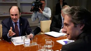 La alta velocidad en Navarra se 'frena en seco': las diferentes versiones del Gobierno foral y Fomento ponen en duda el proyecto