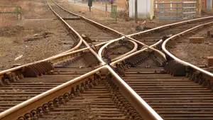 Denuncian la falta de limpieza de la estación de tren en Castejón: "Podría atraer a ratas e insectos"