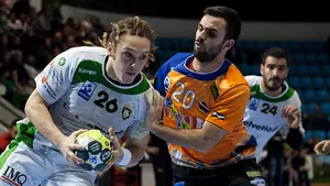 Extraordinario partido del Helvetia ante el Benidorm en el pabellón Anaitasuna