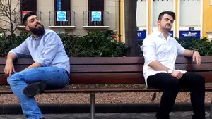 'Tú a Podemos y yo al PP': la curiosa relación de dos amigos navarros que irán a Madrid para defender dos políticas opuestas