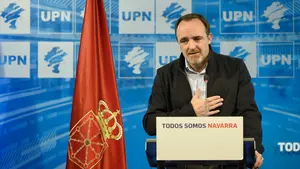 Esparza (UPN): "Barkos será la primera presidenta que desprecie los símbolos de Navarra; que pise lo que sentimos y lo que somos"