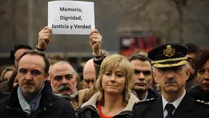 Cientos de personas arropan en Pamplona a las víctimas de ETA: "Barkos muestra una insensibilidad continua"