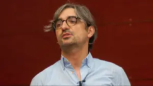 Diego González Rivas, médico pionero en una técnica para extirpar tumores de pulmón, visita la Universidad de Navarra