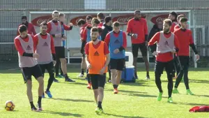 Oier Sanjurjo ocupará el puesto de Tano Bonnín, lesionado de gravedad en el partido ante el Real Madrid