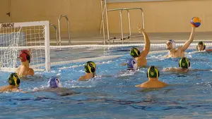 El Waterpolo Navarra jugará tres partidos en cuatro días, después de un mes de parón en la división de honor