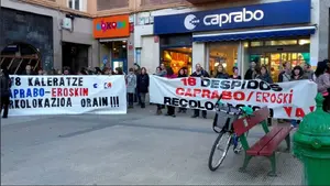 Huelga de los trabajadores de Caprabo si la empresa no readmite a los 18 despidos en supermercados de Pamplona