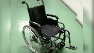 Se busca al dueño de una silla de ruedas con la que un menor de 16 años se paseaba esta madrugada por San Juan