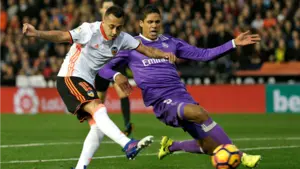Sorpresa en Mestalla: el Real Madrid se deja los tres puntos ante el Valencia y la liga se anima
