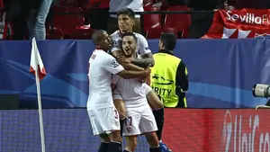 El Sevilla gana el primer asalto, pero se jugará el pase a cuartos de la Champions en el campo del Leicester