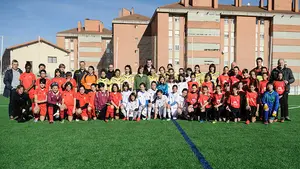 El estadio Larrabide ya dispone de un nuevo campo de f&uacute;tbol de hierba sint&eacute;tica, despu&eacute;s de veinte a&ntilde;os