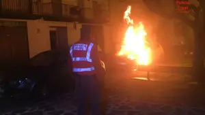 Vehículo en llamas: investigan el incendio de un coche quemado en Elizondo esta madrugada