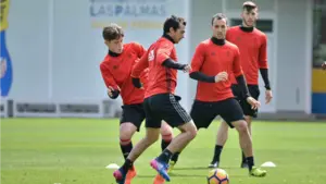 Osasuna se entrena en Barranco Seco, después de pasar la primera de sus tres noches de hotel en Las Palmas
