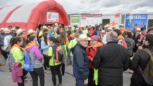 Caldo, bocadillo y mucha alegría: estas son las caras de la primera Javierada de 2017