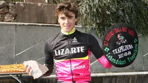 El pamplonés Urko Berrade se lleva la victoria en el Premio Ereño, primera carrera del torneo Lehendakari