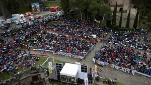 Multitudinaria homilía en Javier: el arzobispo de Pamplona recuerda al taxista fallecido y reprocha "las mofas" a la religión