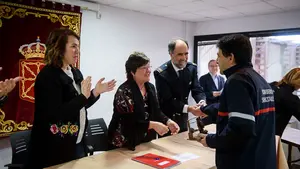 Navarra homenajea a cinco bomberos jubilados el año pasado y valora la labor de este servicio en salvamento y emergencias