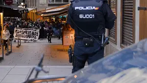 Los comerciantes del Casco Antiguo, tras el episodio de kale borroka: "Tuvimos que cerrar por la seguridad de los trabajadores y clientes"