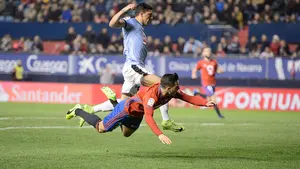 Foto a foto: así ha peleado Osasuna contra el Eibar para romper la mala racha