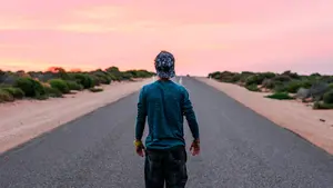 Menor a la fuga en Navarra: localizan a un joven vagando por una carretera ribera después de discutir con sus padres y escaparse