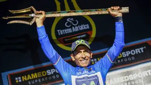 Nairo Quintana se convierte en 'Neptuno' por segunda vez al vencer en la Tirreno-Adri&aacute;tico