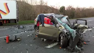 Muere un vecino de Orkoien de 41 años en un accidente de tráfico en Arre al chocar su coche con un camión