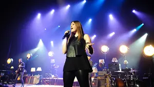 Pamplona recibe con los brazos abiertos y las gargantas entregadas el regreso de La Oreja de Van Gogh a Baluarte