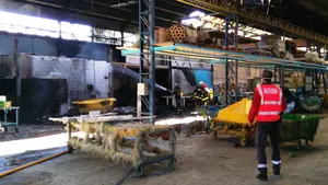 Un vecino de Corella resulta herido en un incendio originado en la fábrica Composites de Navarra