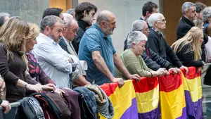 Las imágenes del acto de reconocimiento de fallecidos en 1936 en el Parlamento de Navarra