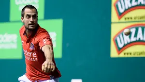 Bengoetxea y Beroiz lo bordaron y jugar&aacute;n la final en el Labrit (22-17)