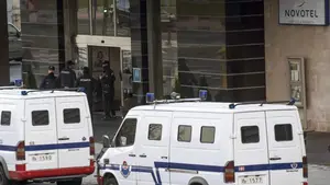 Se 'esfuma' el hombre atrincherado en un hotel que ha mantenido en jaque a la policía durante cuatro horas