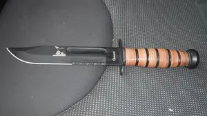 Alarma en la Estafeta: un hombre con un cuchillo a la vista y colgado del cinturón pone en alerta a los ciudadanos