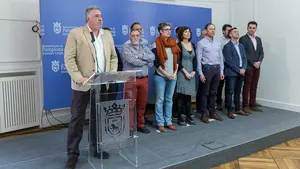 Los alcaldes 'del cambio' en Navarra fingen ahora que no tienen prisa para colgar la ikurriña en sus ayuntamientos