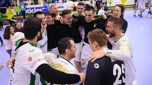 Imágenes para el recuerdo: el Helvetia celebra el histórico triunfo europeo en Copa EHF