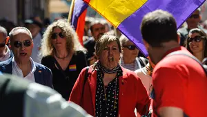 I-E se enfada con la Delegación del Gobierno por denunciar a los ayuntamientos que izaron la bandera republicana el 14 de abril