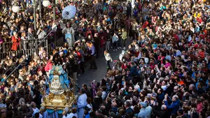 El Ángel de Tudela desciende un año más para traer su anuncio: "Alégrate, María, porque tu Hijo ha resucitado"