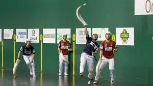 La pareja Urriza y Azpiroz han llevado a la sidrería Larre Gain a la final del Sagardoaren Txapelketa 