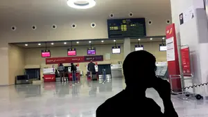 Alertan de un nuevo timo en Pamplona: la agónica llamada de teléfono de un familiar atrapado en el aeropuerto