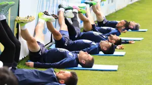 Cinco jugadores del Deportivo arrastran molestias que comprometen su participación este domingo ante Osasuna