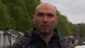 El concejal de Huarte Fran Espinosa se enfrentará a Laura Pérez para liderar Podemos Navarra