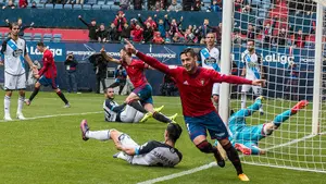 Sergio León se ha retirado del entrenamiento matinal en Tajonar por una contusión en el tobillo derecho