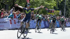 El corredor alemán Jasha Sütterlin (Movistar team) se proclama vencedor de la Vuelta ciclista a Madrid