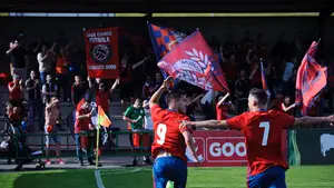 Los jugadores de Osasuna B celebran la permanencia en Tajonar