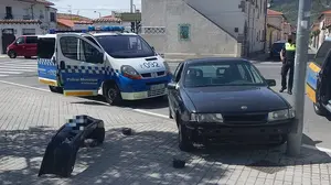 Aparatoso accidente en la Chantrea para un joven que sobrepasó la velocidad y se estrelló contra una farola