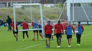 Vasiljevic ensaya con Oier Sanjurjo, Jhon Steven y Raoul Loe como titulares ante el Granada en El Sadar