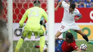 Bochorno y cierre: Osasuna ofrece su peor imagen ante el Sevilla y termina la temporada goleado en el S&aacute;nchez Pizju&aacute;n