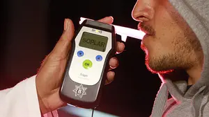 Sorprenden al volante a un francés borracho y sin carné de conducir en una fiesta ilegal en Arguedas